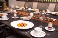DoubleTree by Hilton Santiago - Vitacura - breakfast