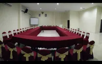 Mahkota Hotel Hôtels à : Genteng