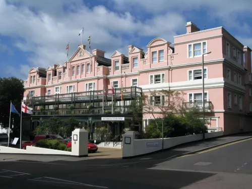 Norfolk Royale Hotel