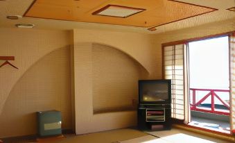 5. Hotel Su..