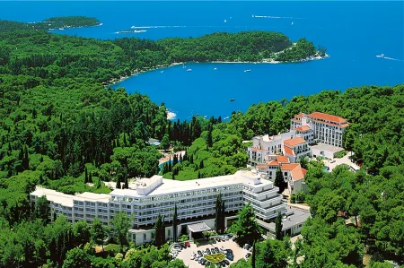 Eden Hotel by Maistra Collection Отели в г. Ровинь