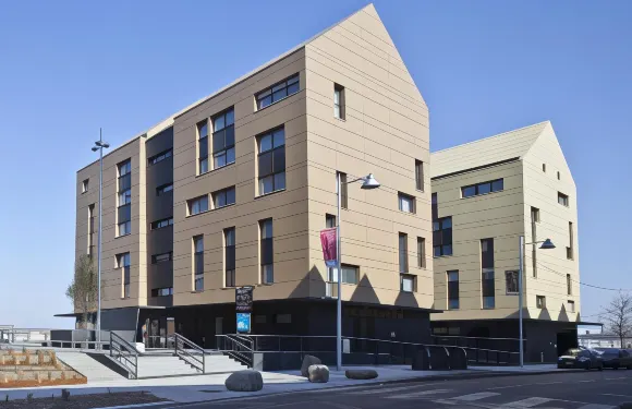 敦刻爾克全套房酒店