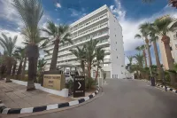 Bohemian Gardens Hotel Các khách sạn ở Pernera