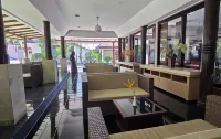 Ikhtiar Surya Hotel Hotel a Glagah