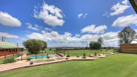 Atherton Motel Hotels in Yungaburra