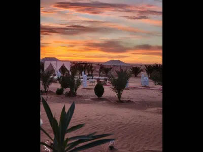Splendid Desert Saharian Luxury Camp in Quiet and Idyllic Sand Dunes 住宿飯店