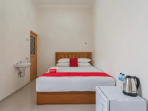 RedDoorz Syariah Plus @ Perintis Guesthouse Tasikmalaya Hotels in Cihideung