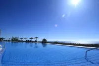 Garbí Costa Luz - Pools