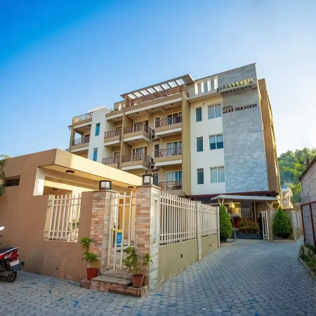 Hotel Lake Paradise
