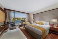 Crowne Plaza KOCHI by IHG Hotel a 