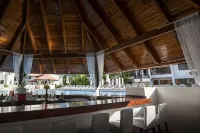 BlueBay Villas Doradas - Bares