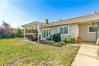 Spacious Ventura Home with yard 월마트 슈퍼센터 주변 호텔