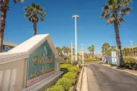 Beachside Condo - Family Friendly & just a short block away from the ocean.