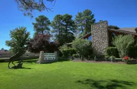 Majestic Mountain Inn