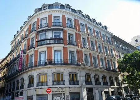 Hostal San Lorenzo Отели в г. Мадрид