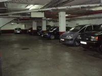 Hotel Madrid Torrejon Plaza - Parkplatz