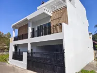 Lombokhouse Mandalika فنادق في بوجوت