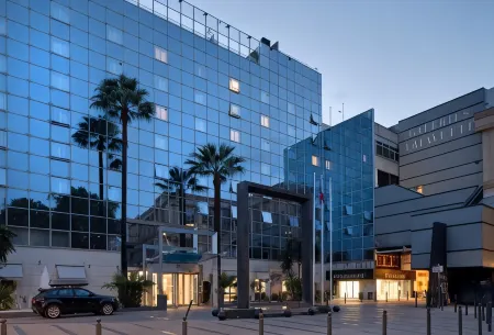 Pullman la Pléiade Montpellier Centre Отели рядом с достопримечательностью «Odysseum»