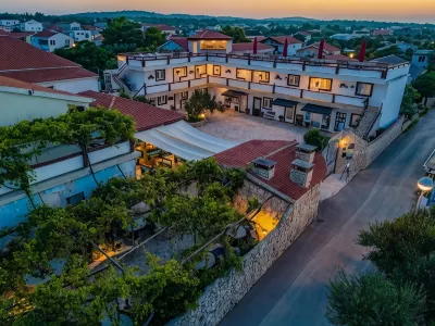 Guesthouse Kod Spavalice Các khách sạn ở Vir