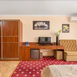 Tizdar Family Resort & Spa (Тиздар) Отели рядом с достопримечательностью «Пляж Веселовка»
