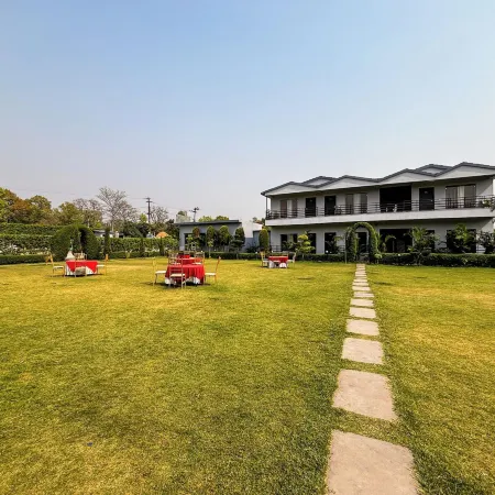 THE CORBETT GRACE RESORT Отели в г. Рамнагар