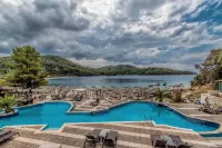 Blue Green Bay Hotels in Скопелос