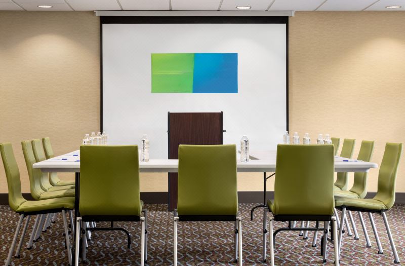 Holiday Inn Express & Suites Anniston/Oxford by IHG photo 5