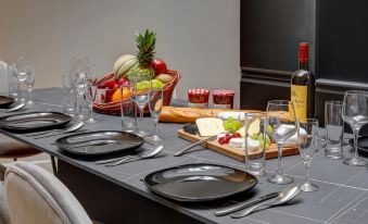 Elegant Apartment with AC - 3Br-10P- le Marais