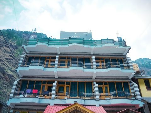 Hotel Mid Orchard Kasol l River Side -Pure Veg Hotel in Kasol