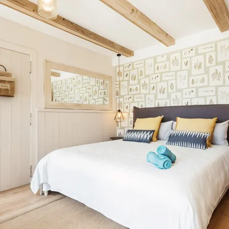 The Beach House Studios & Suites