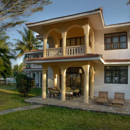 Bahari Dhow Beach Villas