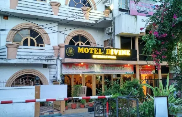 神聖國際汽車旅館