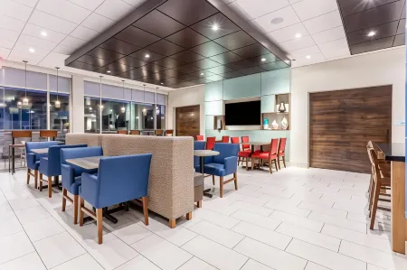 Holiday Inn Express & Suites FLORENCE - CINCINNATI AIRPORT by IHG