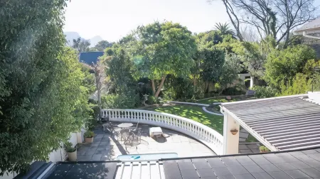 Rustic Manor Guest House Отели в г. Tokai