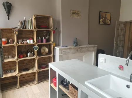 Charmant Appartement cœur Village provençal Отели в г. Ламбеск