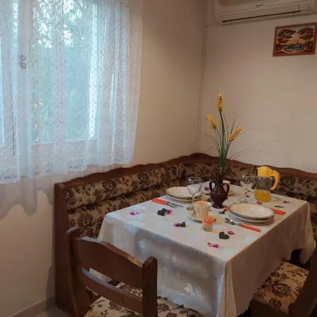 Romantic Apartment with Sea View Vinie, Dalmatia