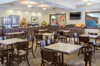 Gray Wolf Inn & Suites