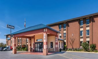 Travelodge by Wyndham Winchester