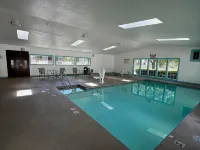 Quality Inn & Suites Albany Corvallis - Swimmingpools