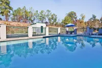 Holiday Inn Express & Suites Macon - I-475
