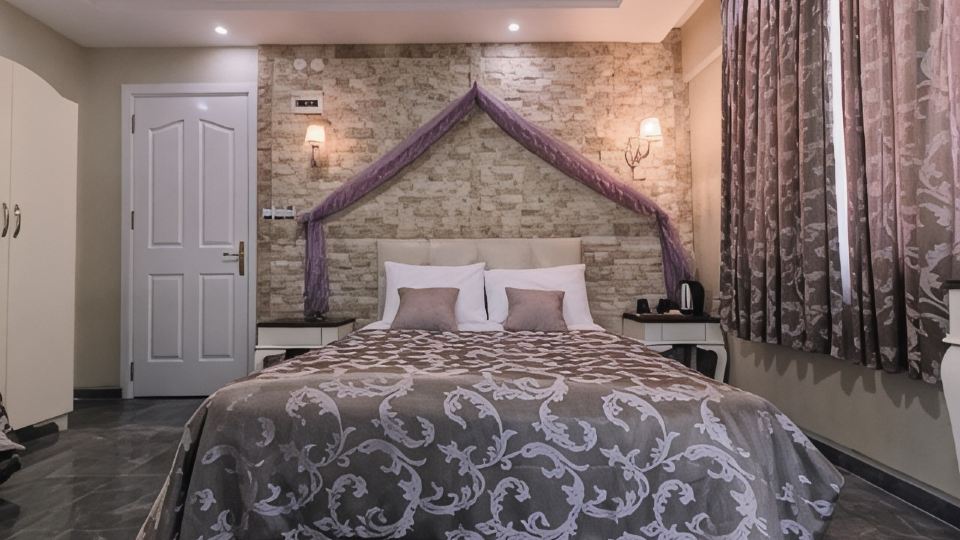 Melrose House Hotel