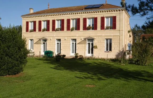 迪尼亞斯旅館酒店