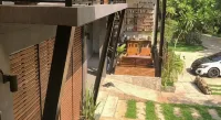 팜 하우스 화이트 빌딩
