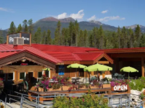 Saddle Mountain Lodge Hotels in Blue River