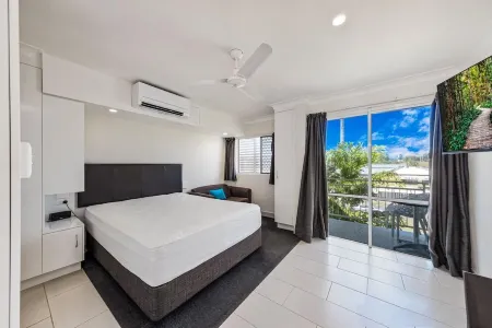 Superior Studio 17 Endeavour Inn Отели в г. Эму Парк