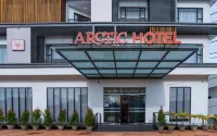 Arctic Hotel Hotels near Q Cinemas
