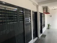 Recharge Cafe & Garasi Homestay Hotels in Ngampilan