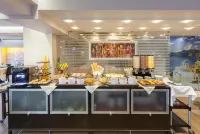Tropical Hotel - breakfast