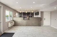 Super 8 by Wyndham Phoenix West