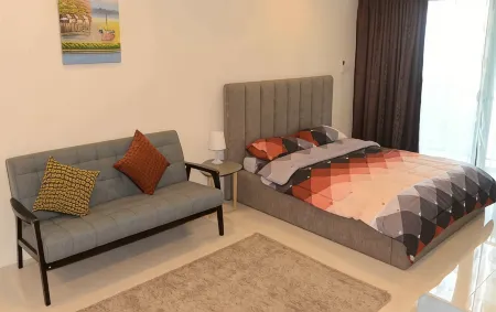 Summer Suites Studios